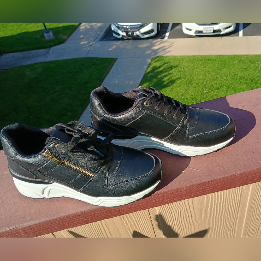 Black With Gold Zipper Fashion Sneakers - Picture 4 of 9